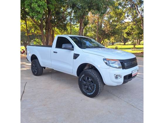 FORD RANGER 3.2 XLS 4X4 CS 20V DIESEL 2P MANUAL FORD RANGER 3.2 XLS 4X4 CS 20V DIESEL 2P MANUAL